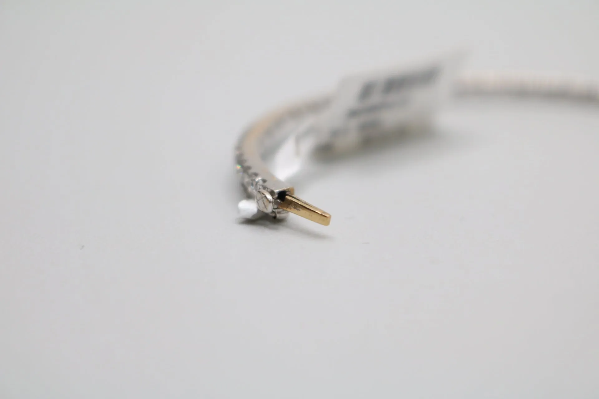 18K White Gold Diamond Bangle Bracelet (1.70CTW) (17cm)