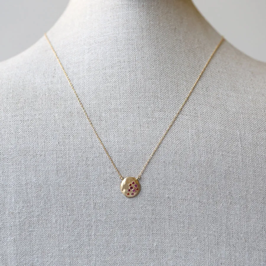 Dew large disc necklace with Ruby / sapphire