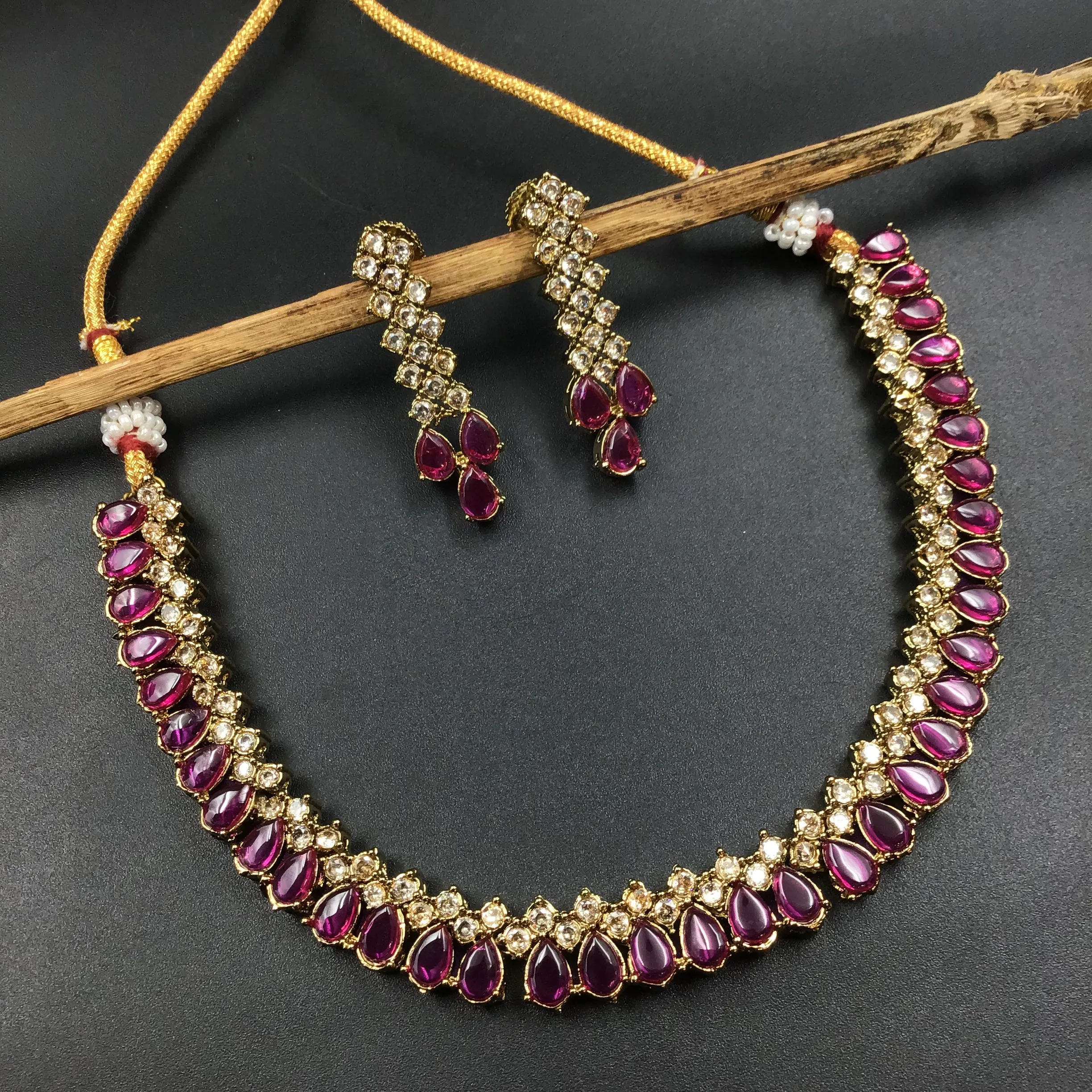 Round Neck Antique Necklace Set 4647-33