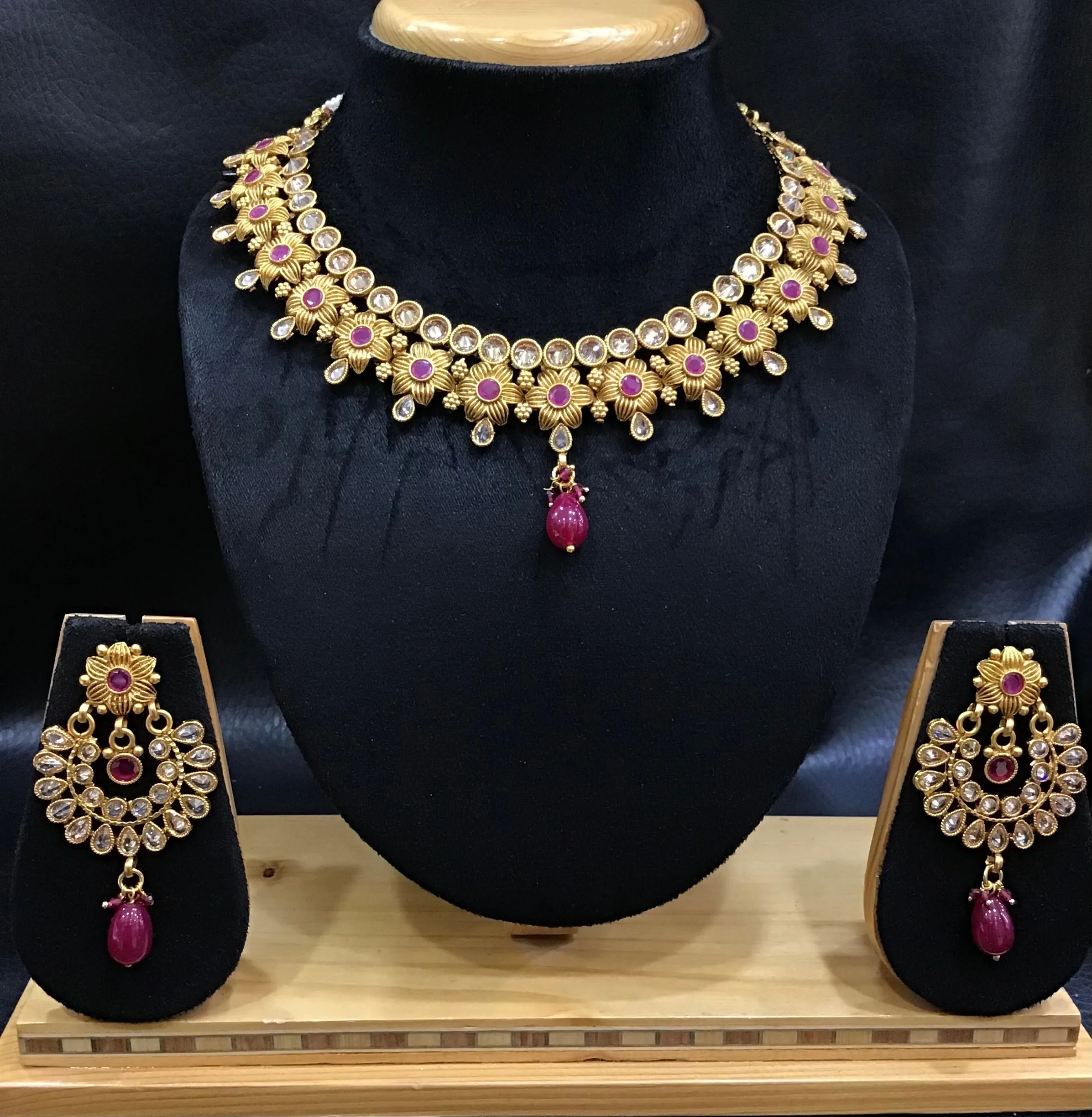 Ruby Gold Look Necklace Set 19687-6871