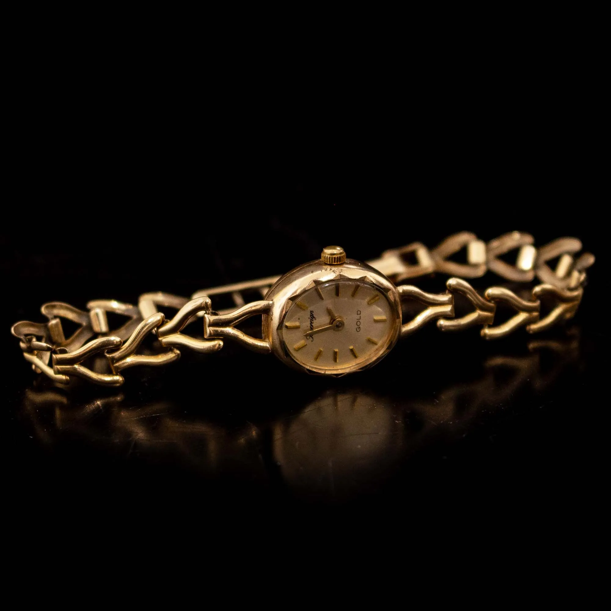 Sovereign 9ct Ladies Quartz Watch