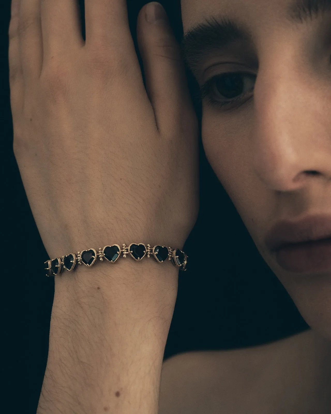 Venus Bracelet Garnet Solid Gold