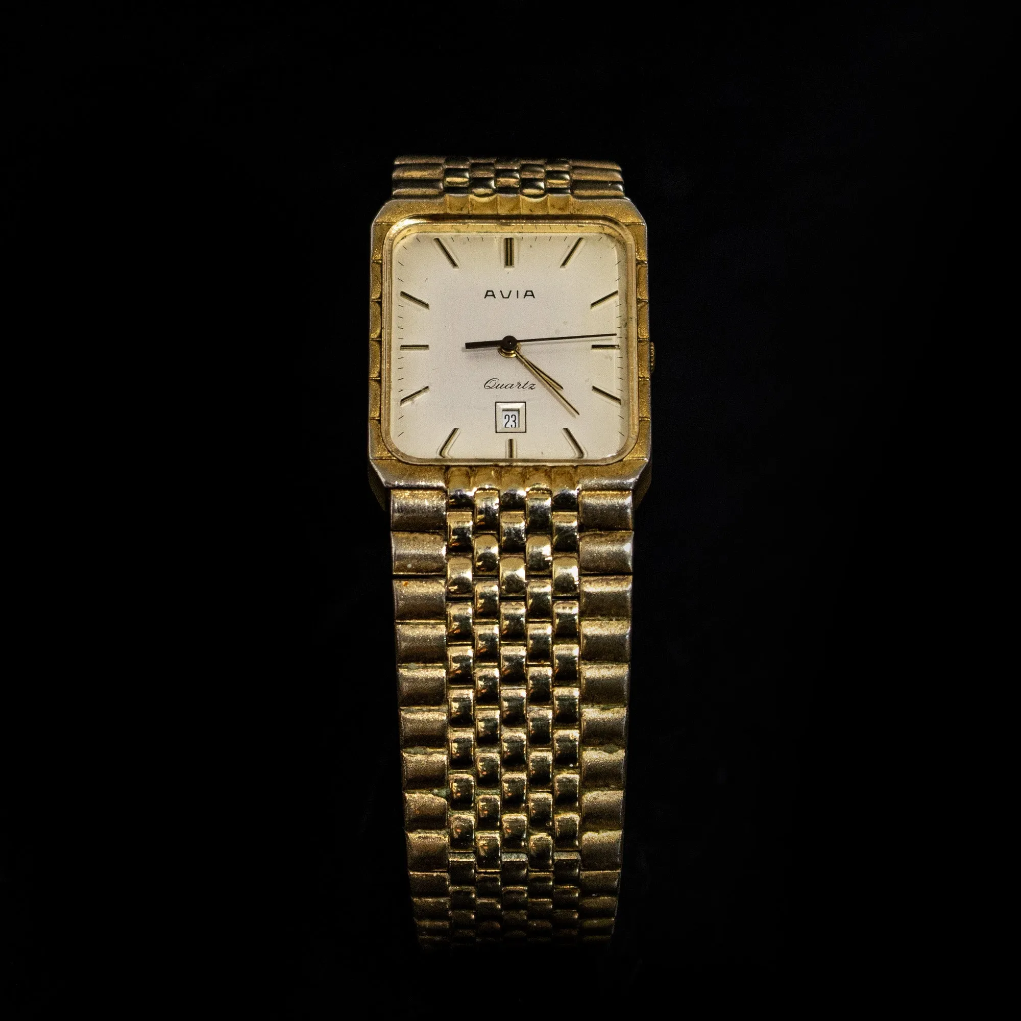 Vintage Avia Swiss Made Quartz Date Gents Watch Gold Plated